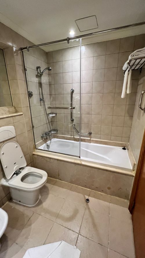 Premium Room | Bathroom | Holiday Inn Cairo Citystars | IHG | Egypt