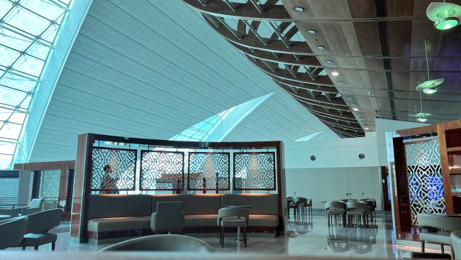 Dubai Airport T3 Emirates Business Class Lounge