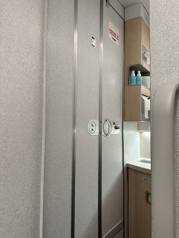 Air Mauritius | A350-900 | Business Class | Bathroom