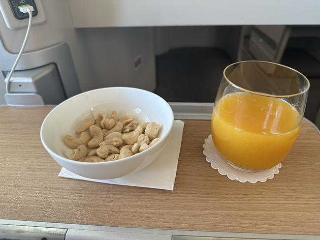 Air Mauritius | A350-900 | Business Class | Dinner Service
