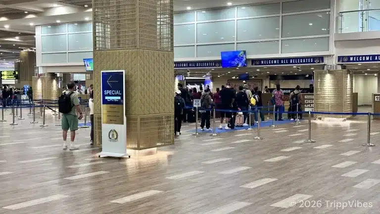 Immigration queues at ngurah rai airport for bali & indonesia e-visa arrivals